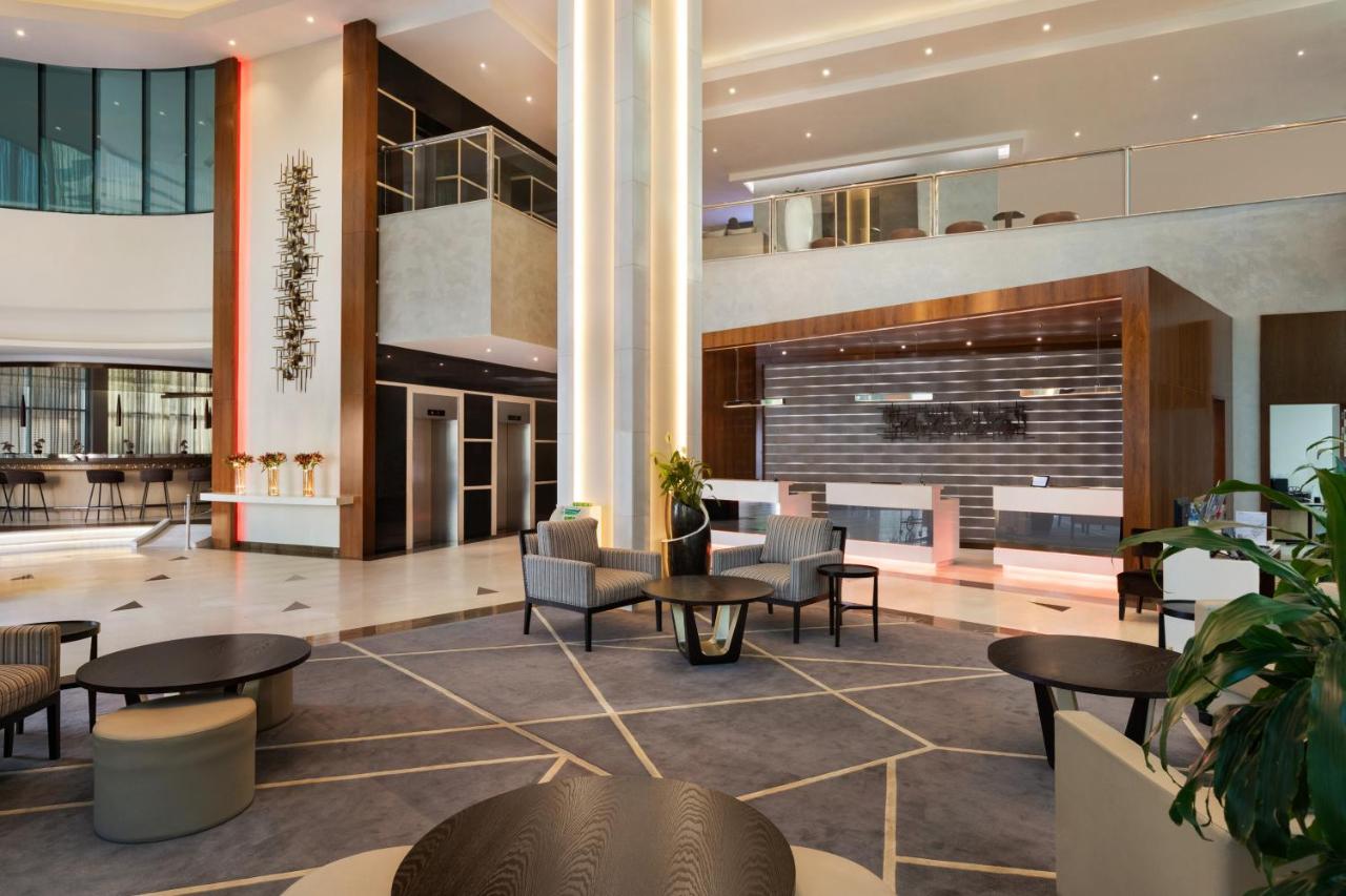 Ramada By Wyndham Dubai Barsha Heights Hotell Exteriör bild
