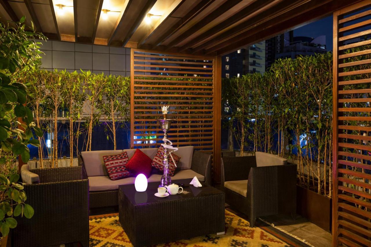 Ramada By Wyndham Dubai Barsha Heights Hotell Exteriör bild