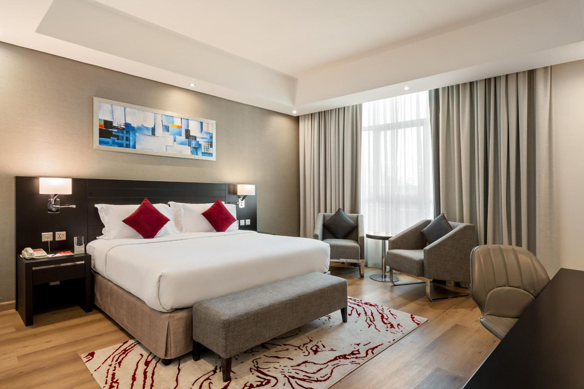 Ramada By Wyndham Dubai Barsha Heights Hotell Exteriör bild