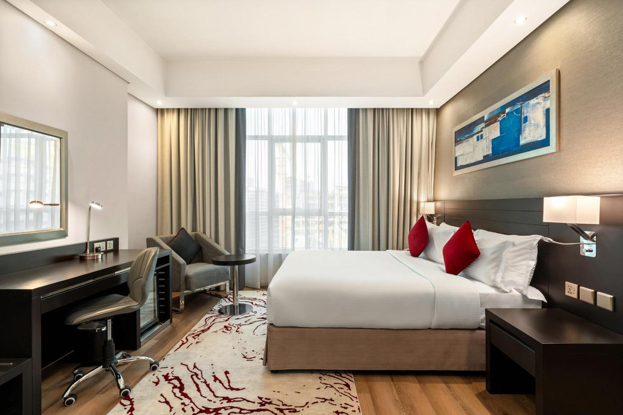 Ramada By Wyndham Dubai Barsha Heights Hotell Exteriör bild