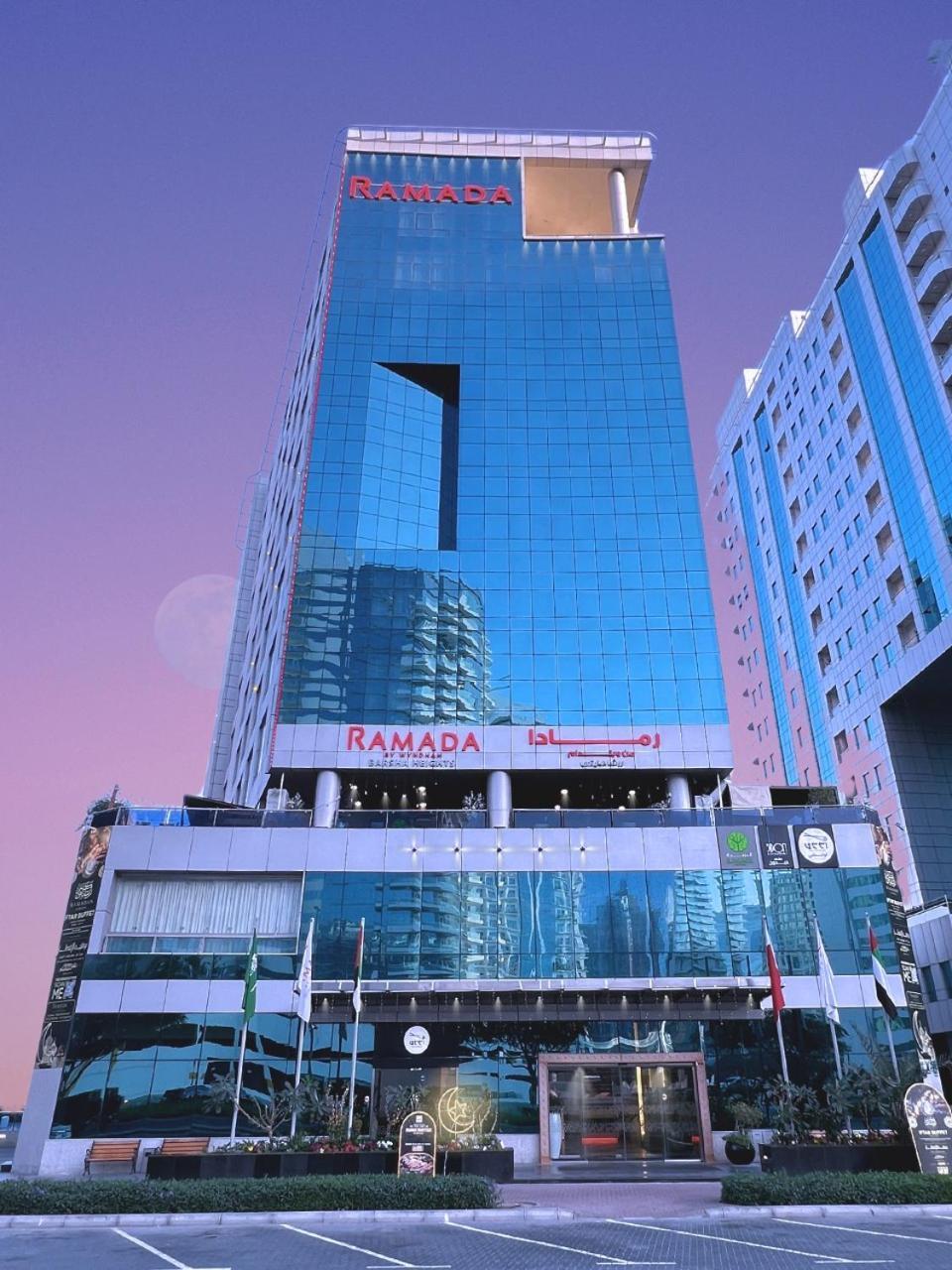 Ramada By Wyndham Dubai Barsha Heights Hotell Exteriör bild